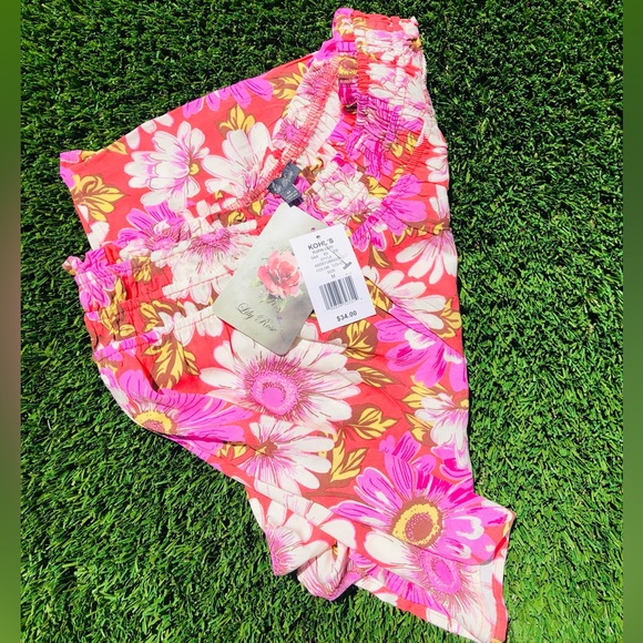 Lily Rose Floral Shorts Size M Pink/Cream Multi-Color - Picture 3 of 3